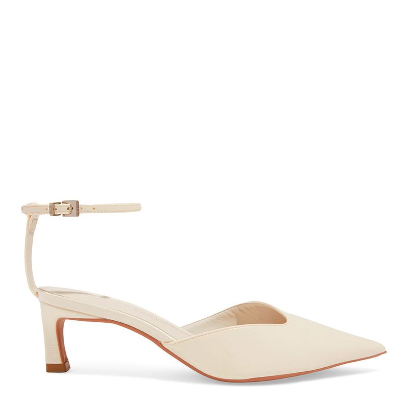 Scarpin Verniz Glossy Off White Bico Fino